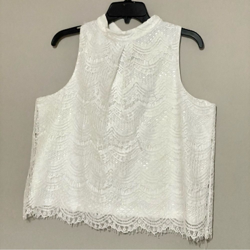 Haute Monde White Lace Mock Neck Sleeveless top. Sz Large